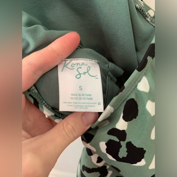 Kona Sol Leopard Print Tankini Bathing Suit Top - Picture 3 of 7